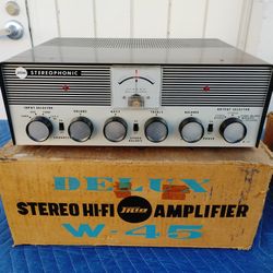 TRIO / KENWOOD W-45 Tube Integrated Amplifier and AF-220 Tube AM/FM Tuner