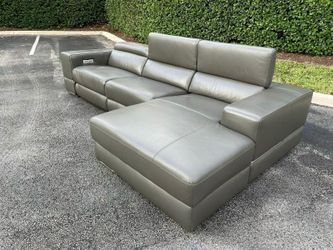 Sectional Couch/Sofa - 3 Months Old - Gray - Recliner - Delivery Available 🚛