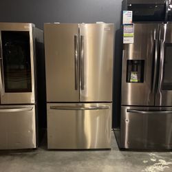 New Frigidaire Gallery Counter Depth Refrigerator Bottom Freezer‼️‼️