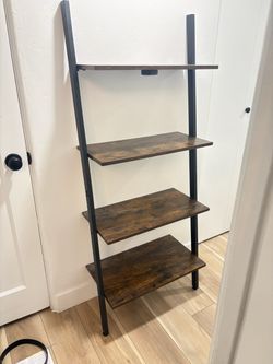 Ladder shelf