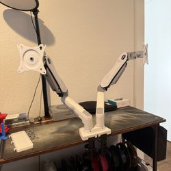Dual White Monitor Mount