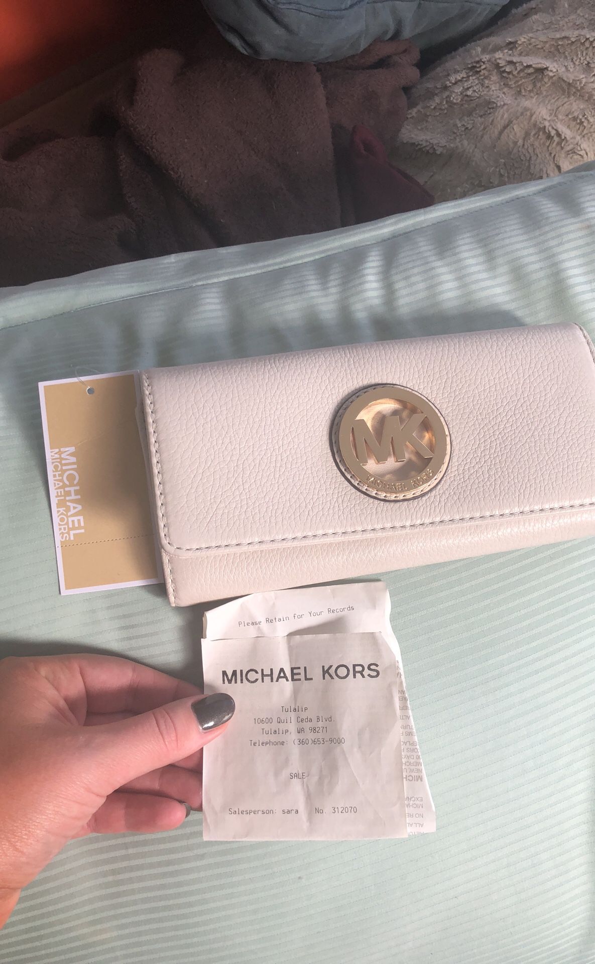NEW Michael Kors wallet for Sale in Seattle, WA - OfferUp