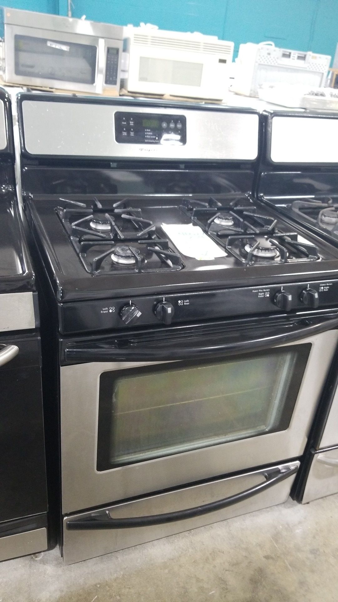 Frigidaire natural gas Stove 30inches