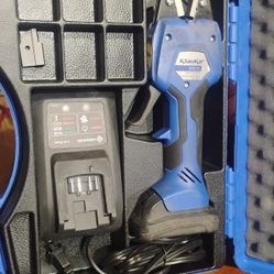 Thomas & Betts BAT22-6NV2 Blue Hydraulic Crimping Tool