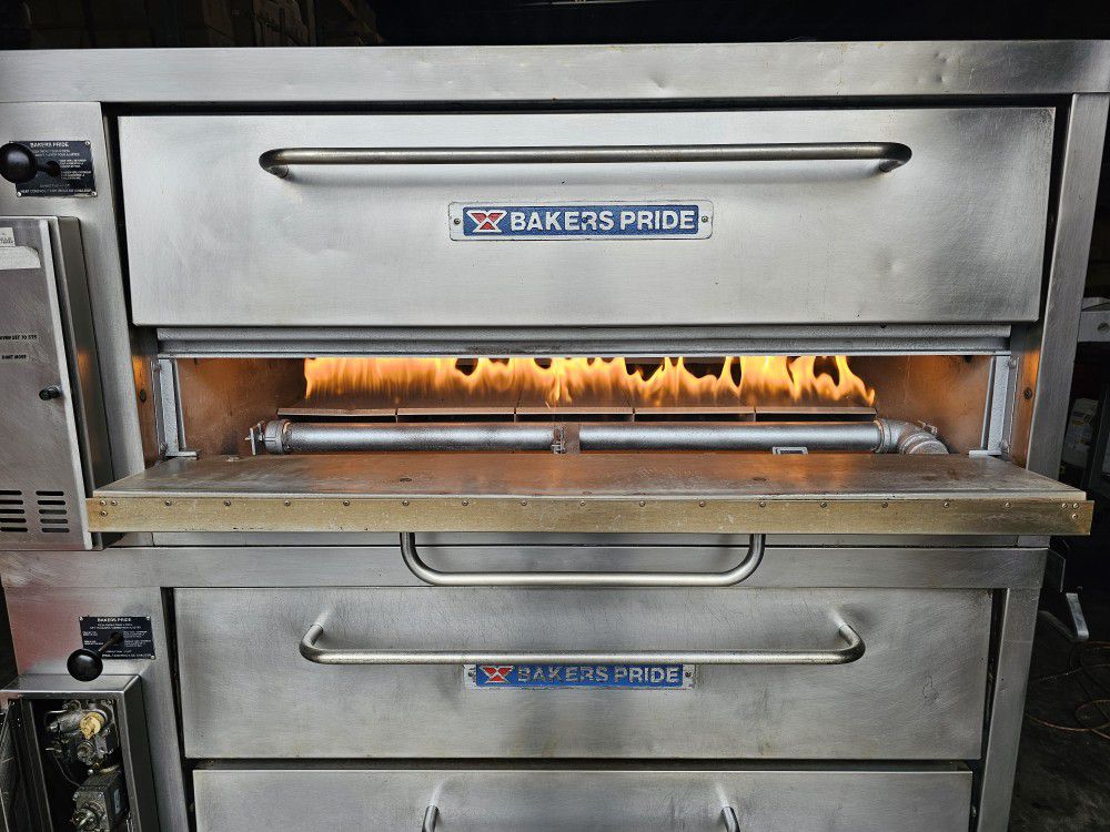 Bakers Pride 352 Nat Gas Double Deck Pizza Oven wTwo New Stones Works Excellent!