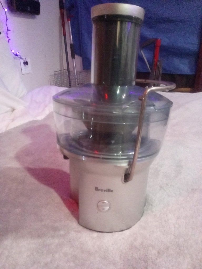 Breville fountain compact conventional juicer