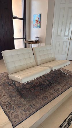 Set of two Barcelona Chairs White