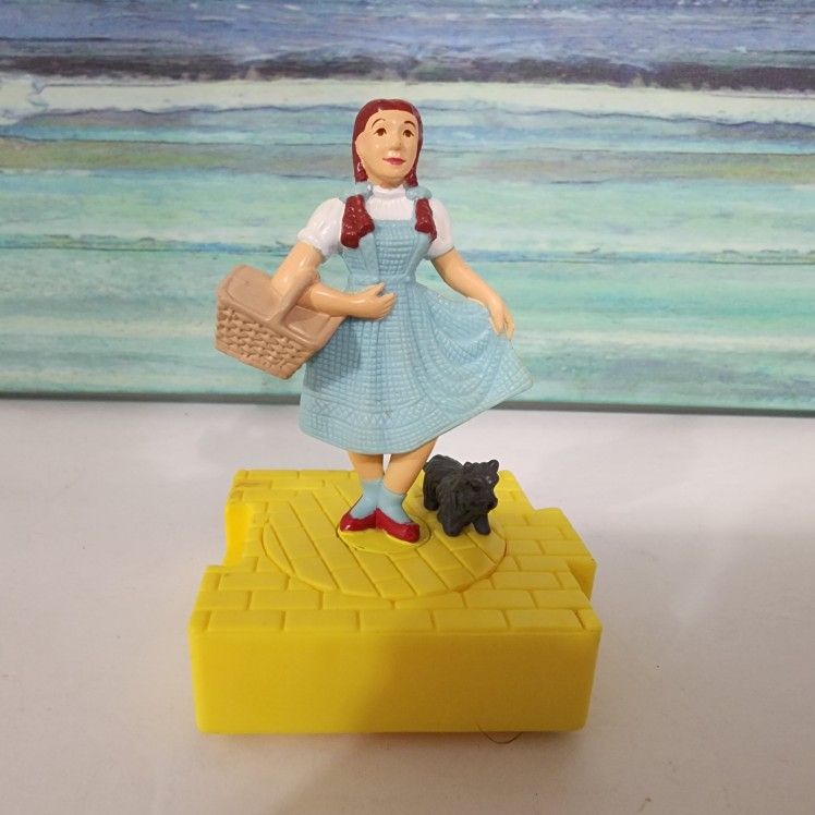 Dorothy And Toto Wizard of Oz Figure