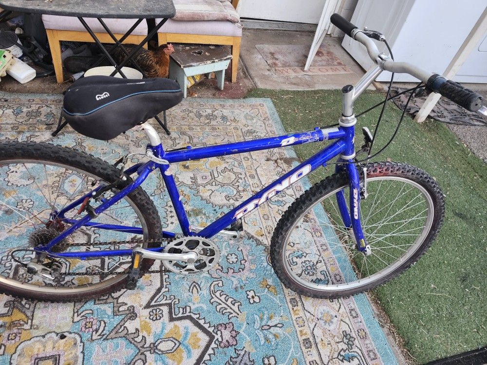 Bike 26inch 7SPEED EVERYTHING IS GOOD CONDITION