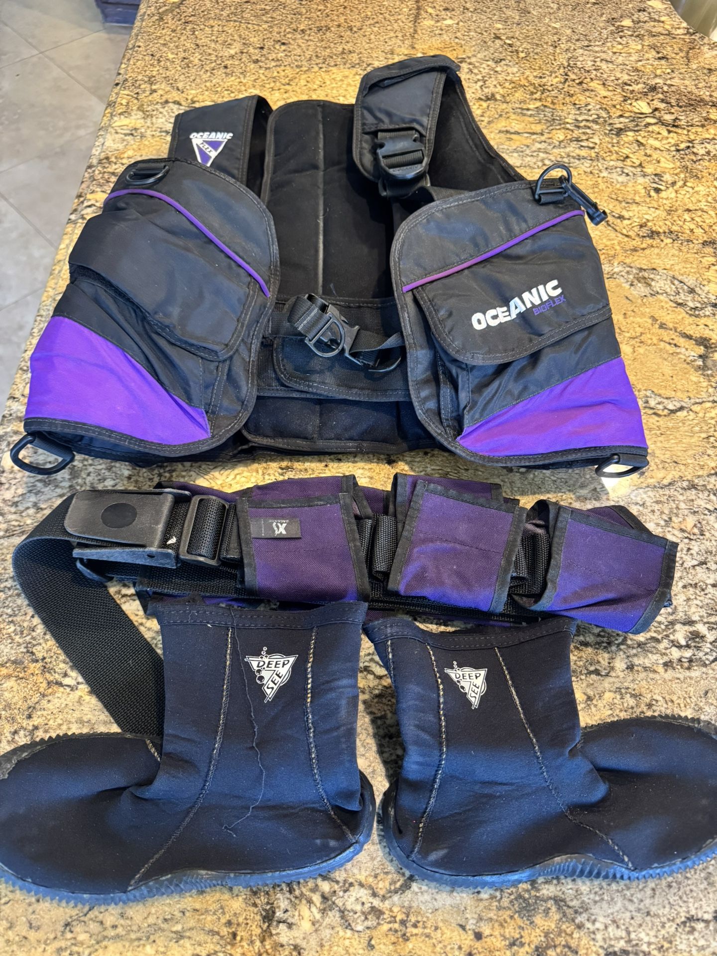 Oceanic Bioflex Flex Small Dive Vest, weight Belt And Shoes Sz 7