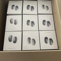 18 Samsung Headphones Bulk