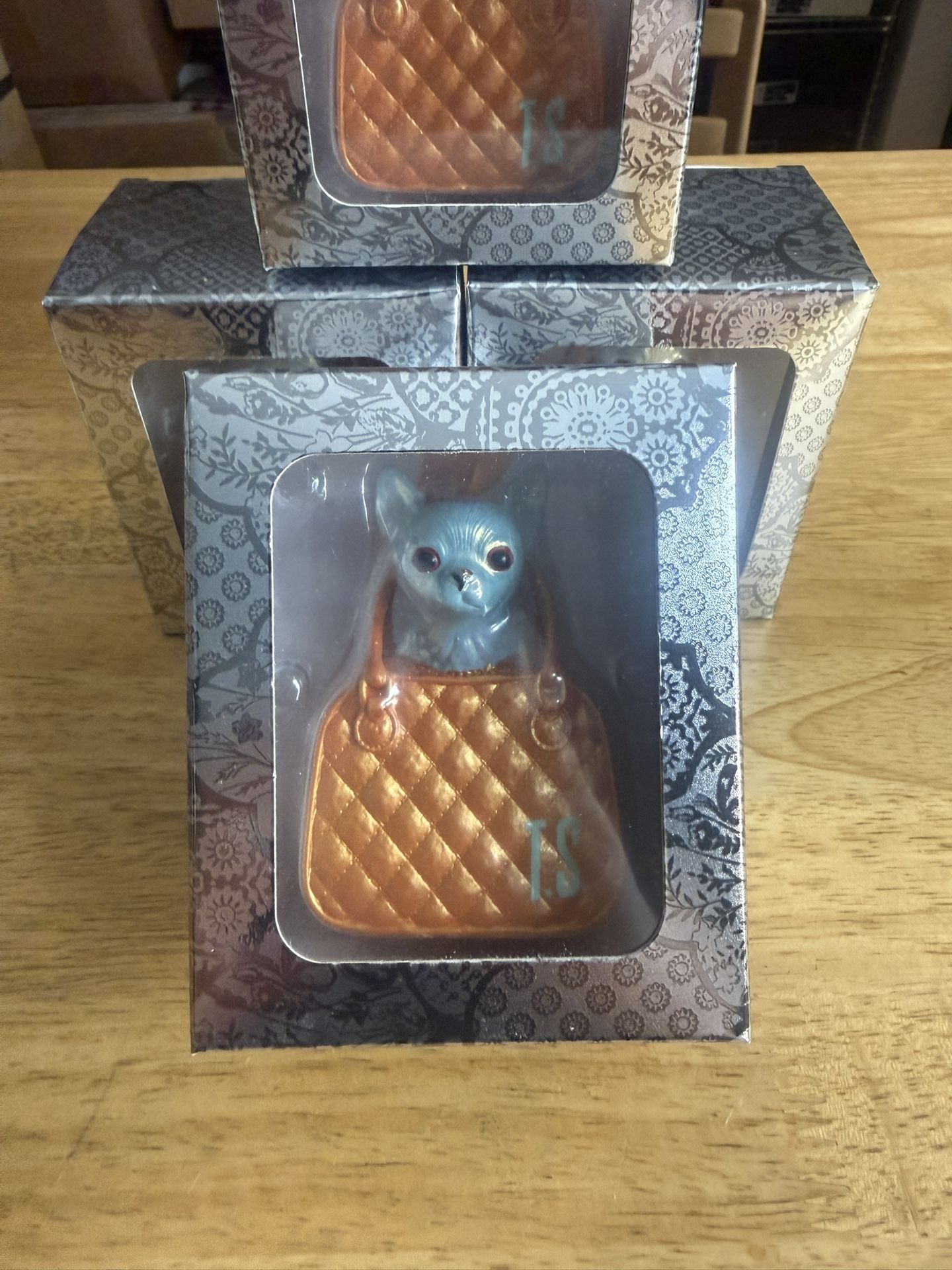 Taylor Swift Toy Chihuahua Barking At Me From A Tiny Purse Ornament