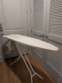 Iron Stand - selling ASAP