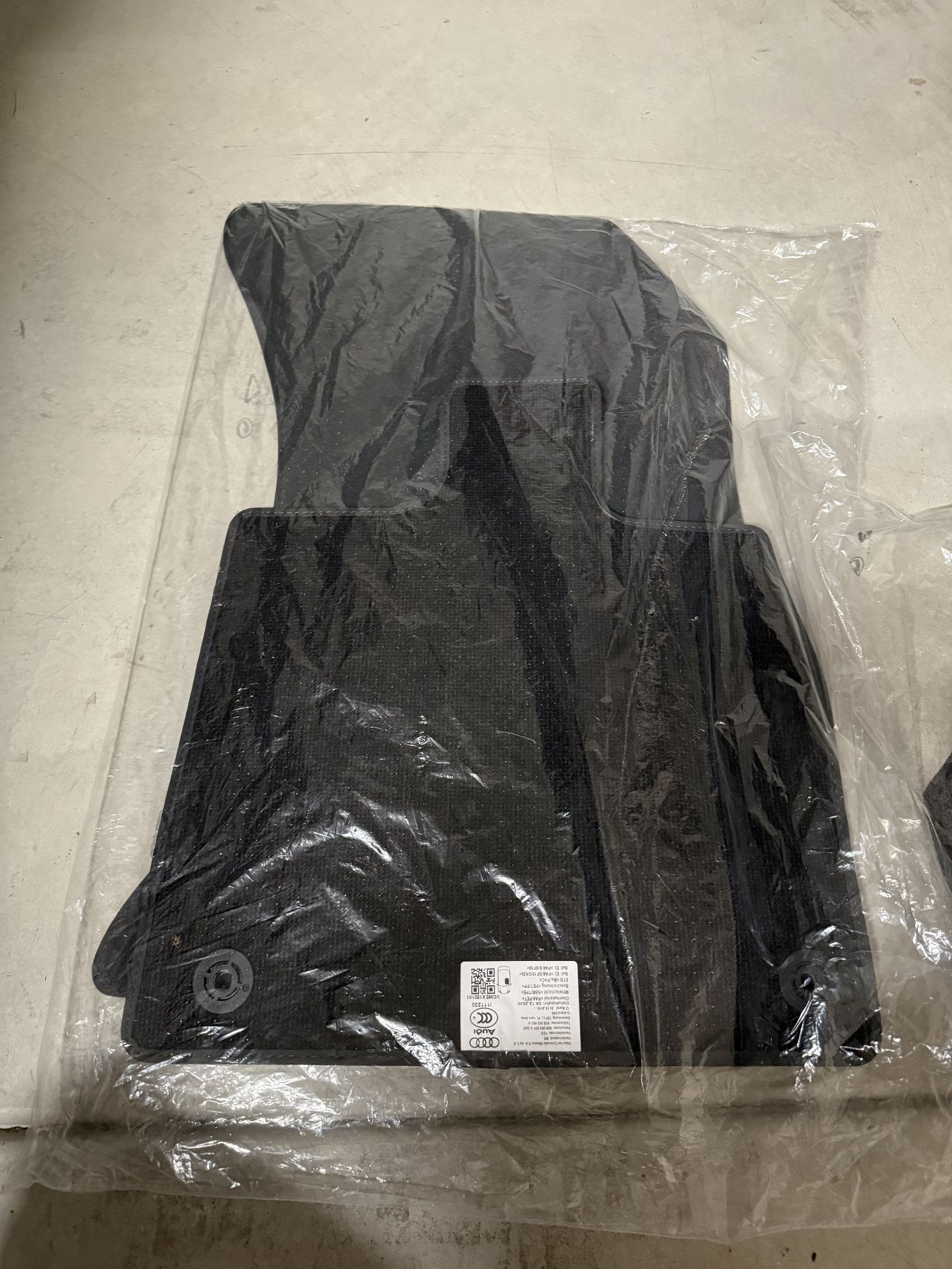 Audi Q5 Factory Full Set Floor Mats Black Brand New