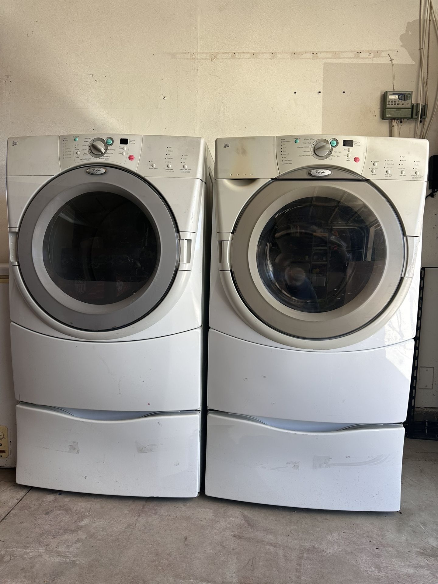 Washer and Dryer front Load with Pedestal