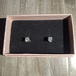 Diamond Stud Earrings Passes Diamond Tester 
