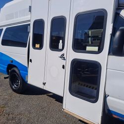 2012 Ford E-350
