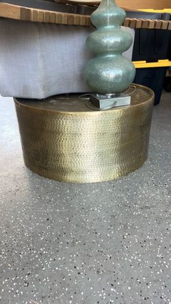 Round stand.