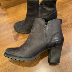 Women’s Clarks collection, leather ankle boots shipping available