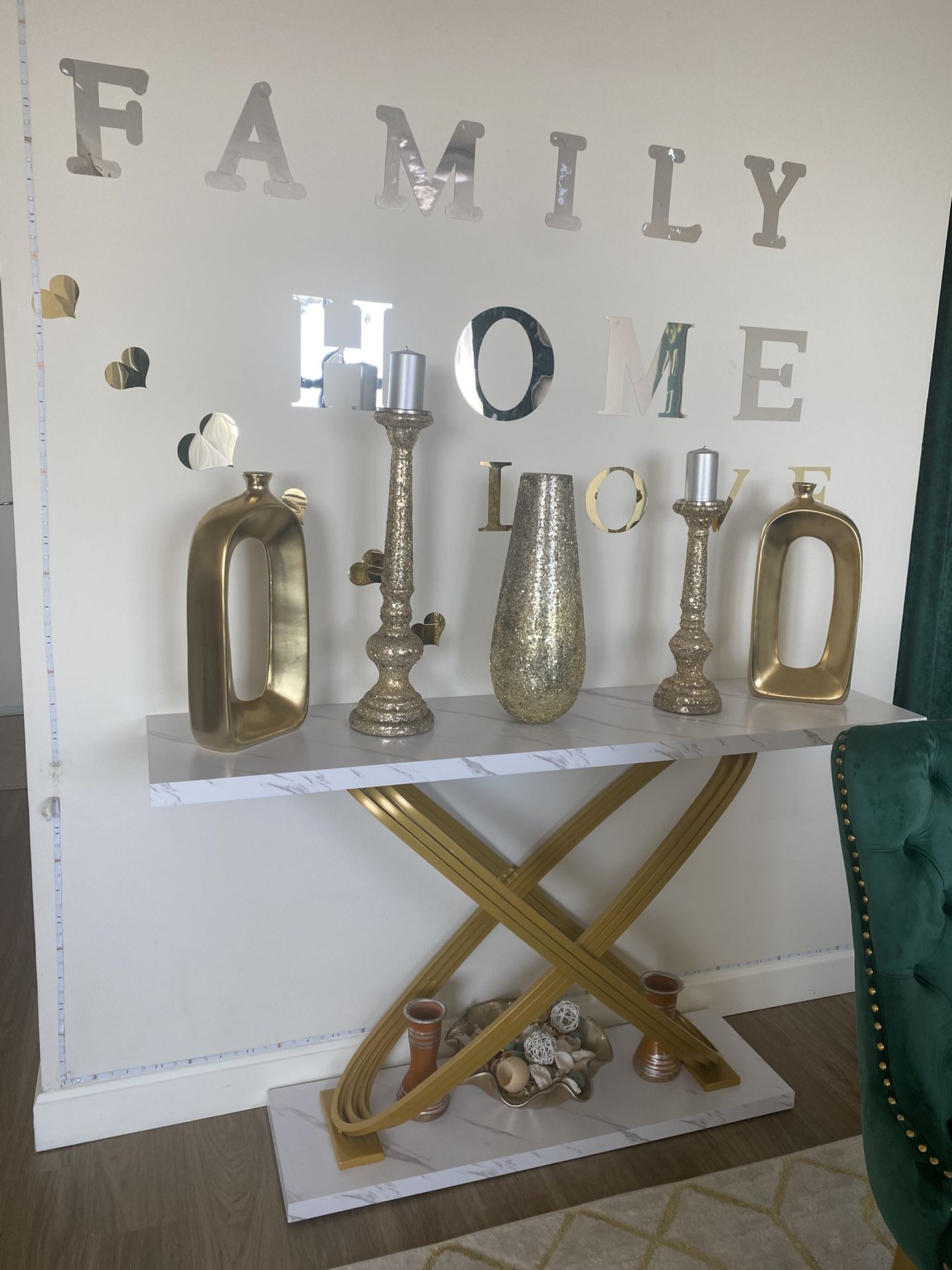 Table 55” Still New Only Table Is Included