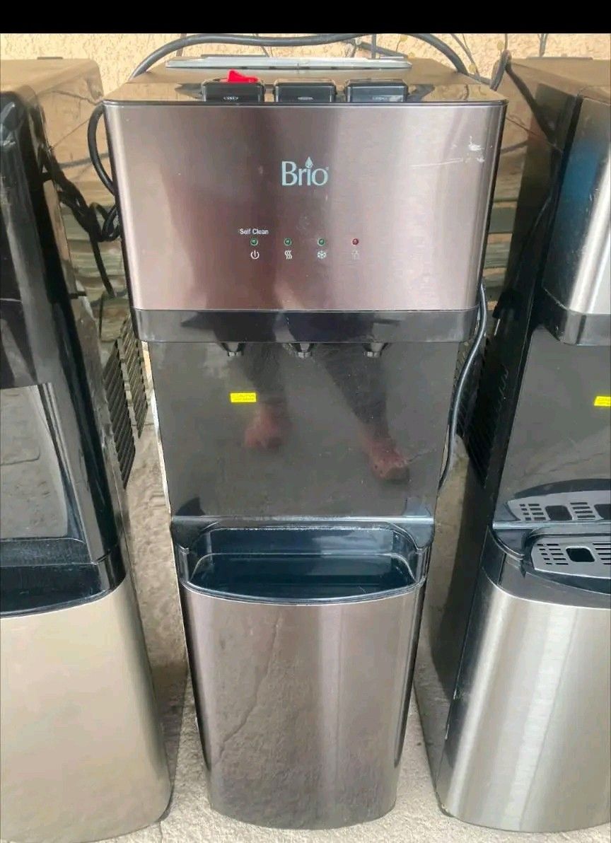 DISPENSADORES DE AGUA FRÍA Y CALIENTE