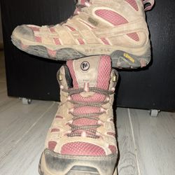 Merrell Women”s Hiking Boots Size 6 (boulder/Blush)
