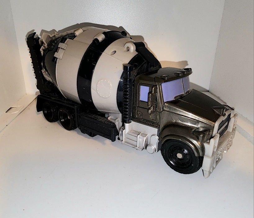 2008 Transformers ROTF Constructicon Devestator cement truck "MixMaster"