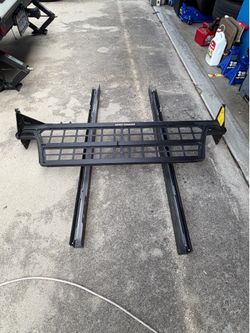 Ram 1500 cargo separator