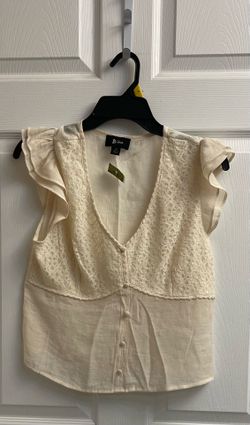 Brand new Juniors ivory lace top size M