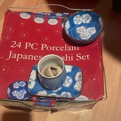 24 Pc Porcelain Japanese Sushi Set
