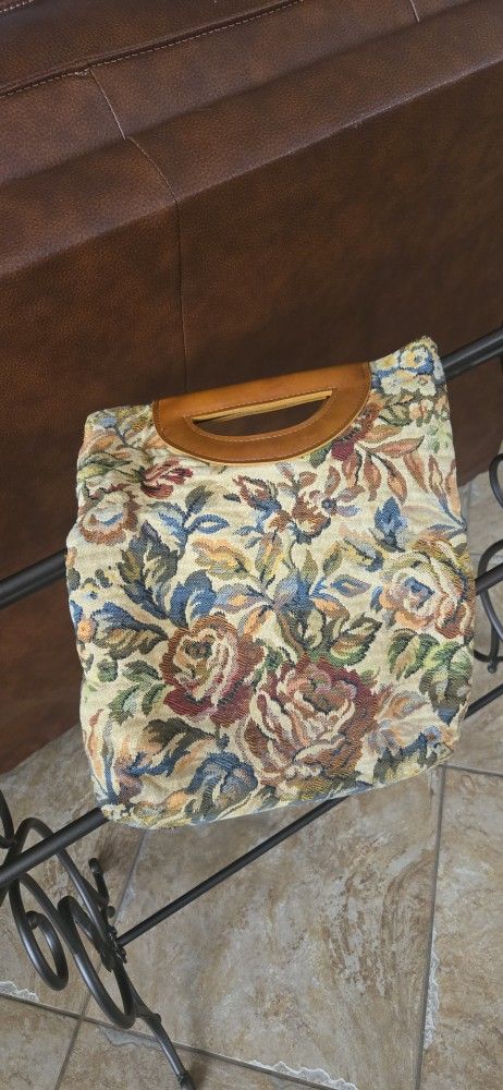 Vintage Floral Tapestry Tote Bag β Wood Handles β 14x15