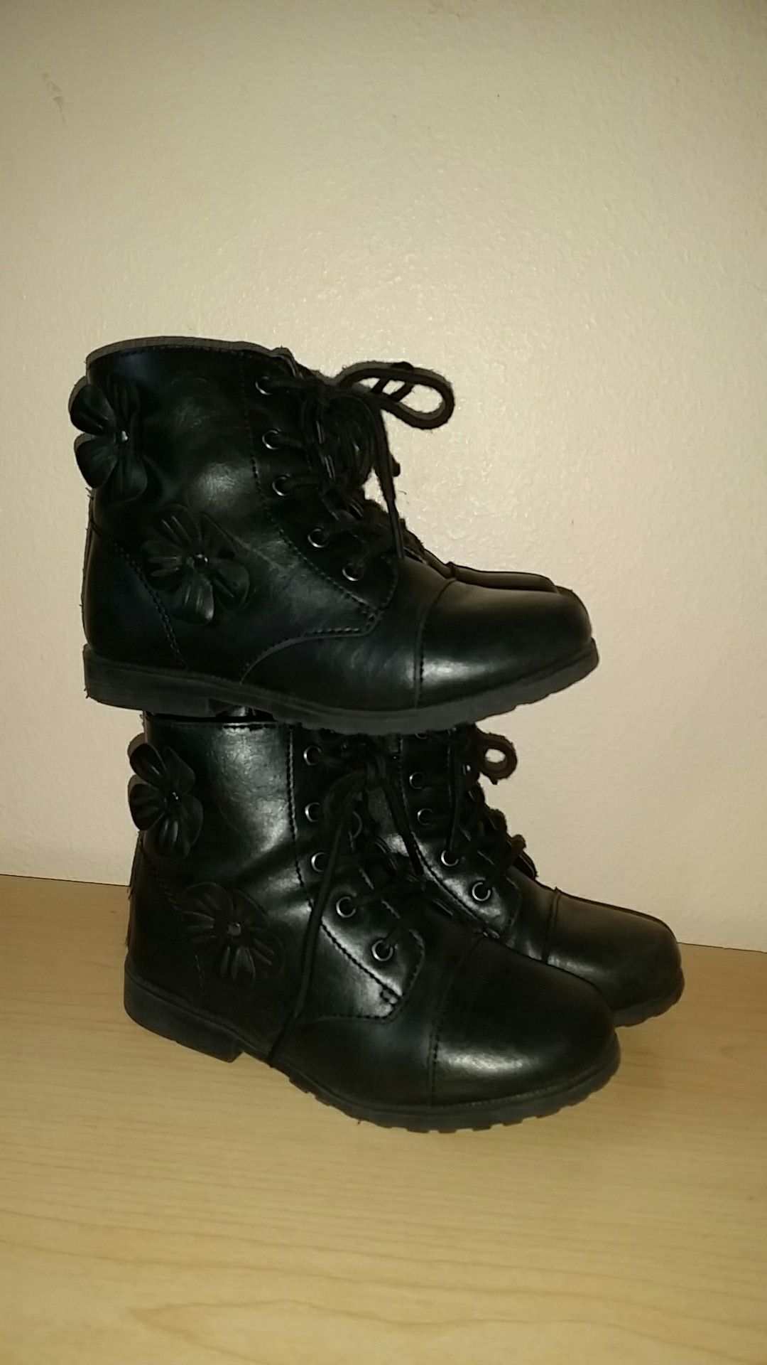 Little Girl boots size 11