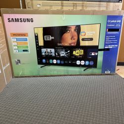 85 Tv Samsung Tv Small Blemish Left Of Screen Not Noticeable When Tv Is On. 85 Samsung Smart 4k HDTV  120hz 