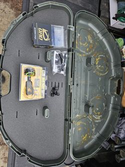 Plano Bow Case, Sight, And Rest