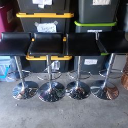 4 Bar Stools
