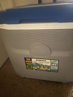 IGLOO ICE CHEST WITH WHEELS 55 Q