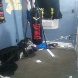 Cheap 70lb (31kg)  Ever Last Punching Bag 