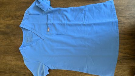 Figs scrub top