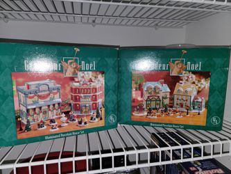 Illuminated porcelain house sets