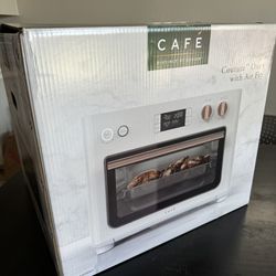 NEVER OPENED: Cafe Couture Smart Toaster Oven with air fry - matte white