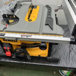 DEWALT 15 Amp Corded 8-1/4 in. Compact Portable Jobsite Tablesaw