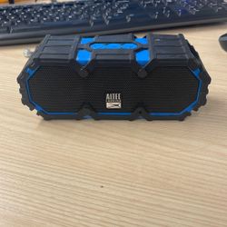 ALTEC Lansing  Bluetooth Speaker Model Number IMW478 DC 5V 500 ma 