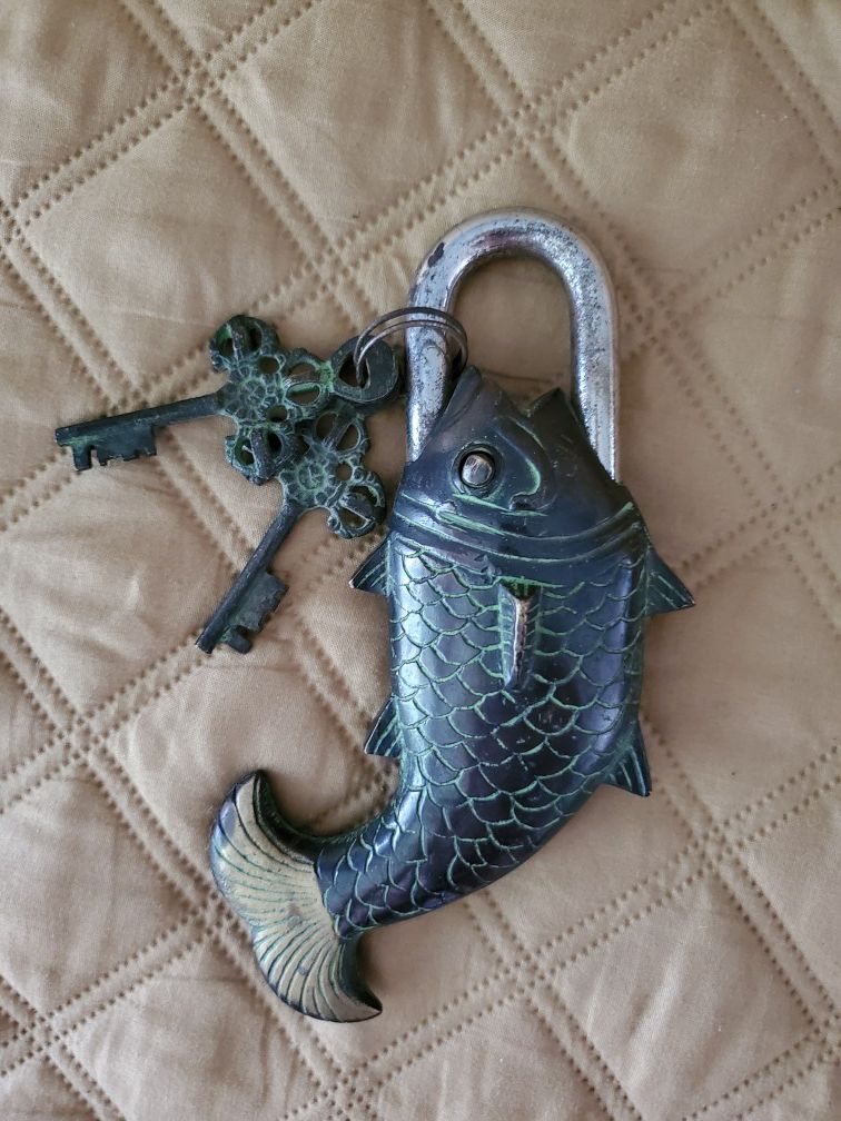 Fish lock and keys