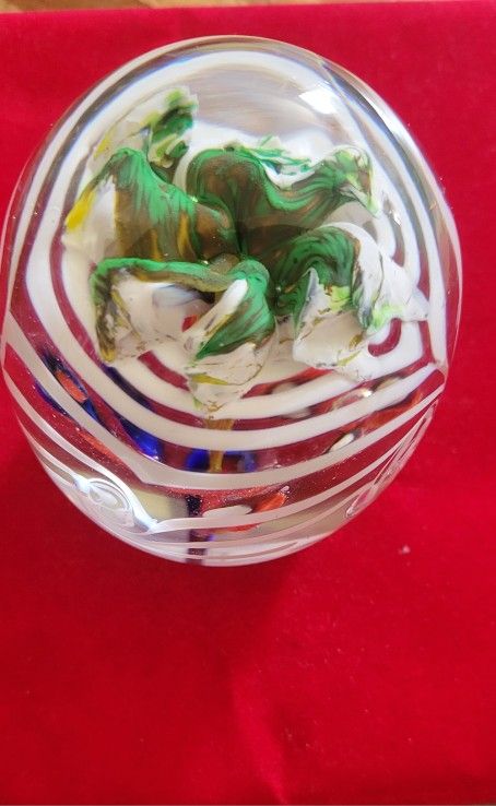 Beautiful 4 Inches Signed Paperweight Of A Flower