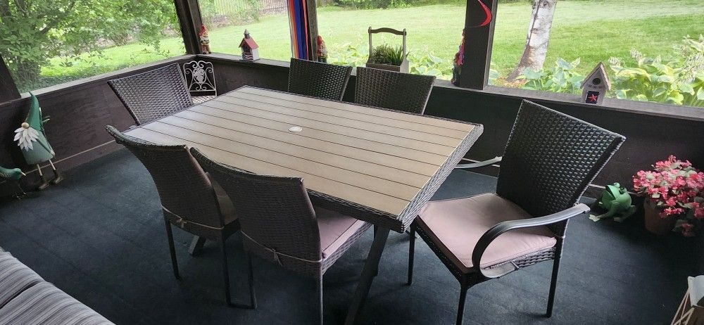 Pourch table & chairs 