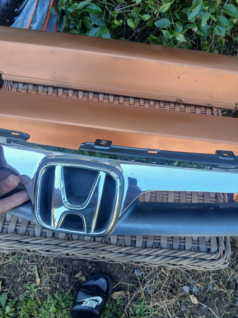 Side Skirts And Honda Accord Front Logo