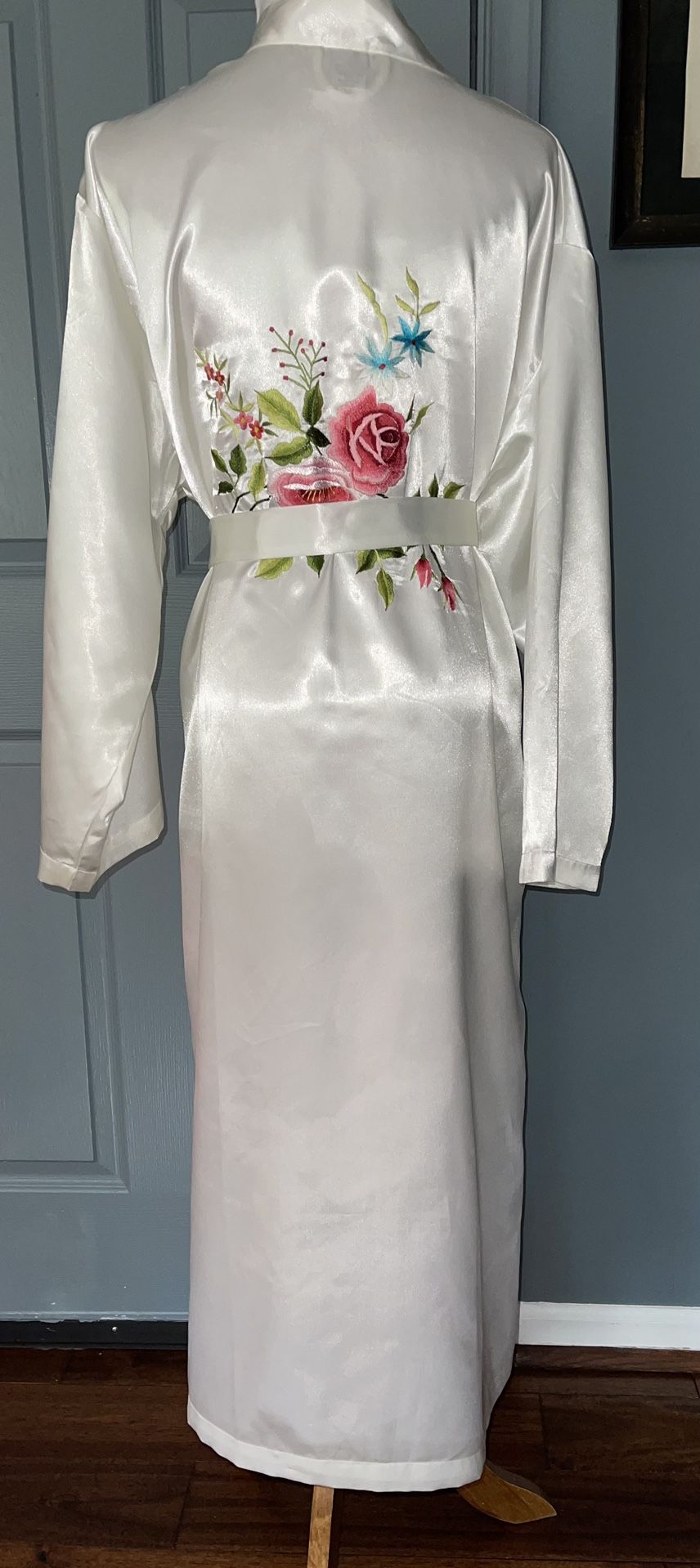 Vintage floral Embroidery Ivory wet Satin Long Kimono Robe.