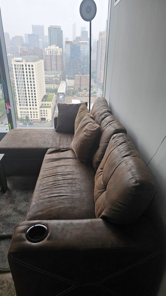 Reversible L-Shaped Sleeper Sectional & Cup Holders – Used
