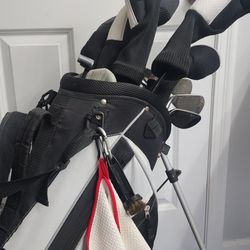 Strata golf clubs 15 piece RH with shoes