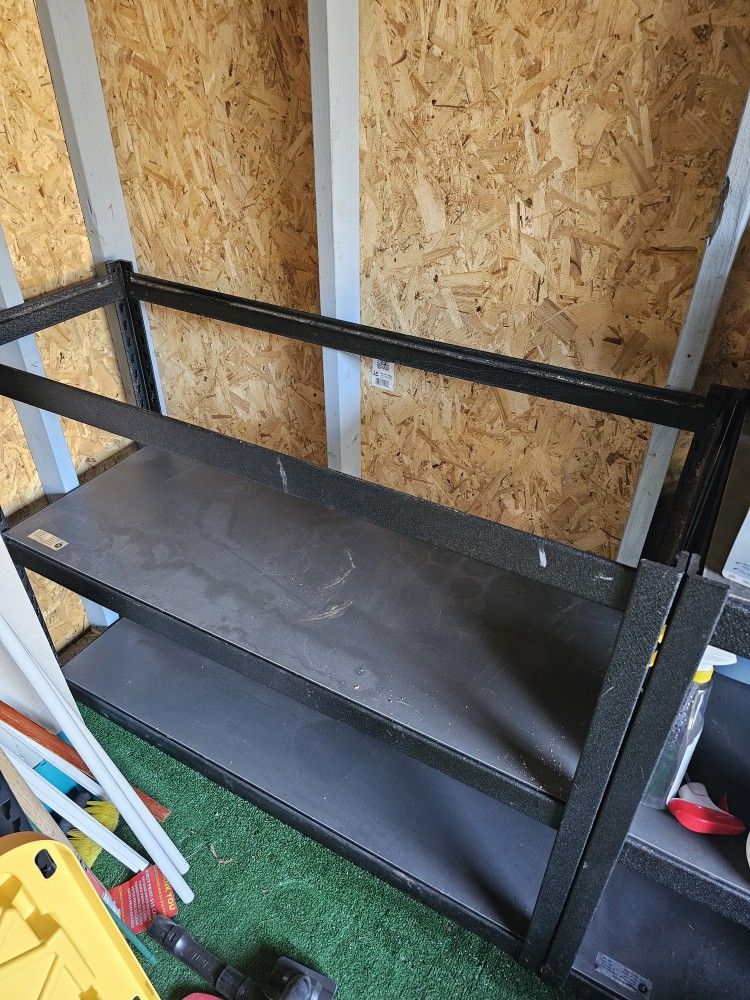 2 Free Shelfs
